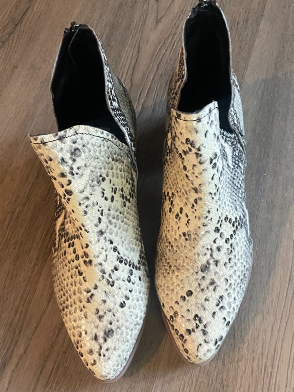 Blondo Waterproof Snake Print Ankle Bootie Zipper 8.5M Leather